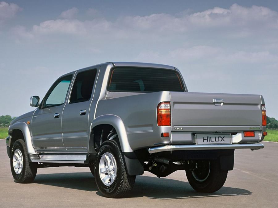  Toyota Hilux Double Cab 2001 года  (UK) (фото 5 из 11)